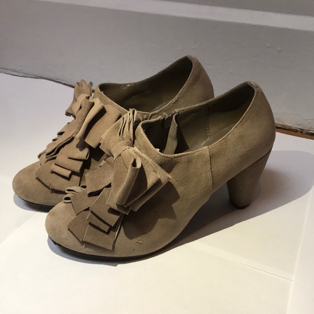 Aldo bow-tie heeled booties